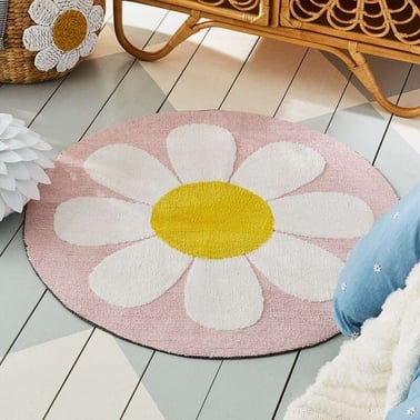 kid's rug with a daisy