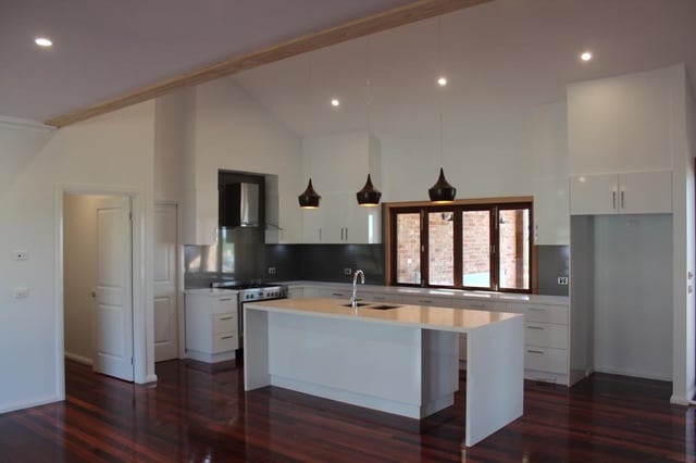 Swanbuild-Modern-Kitchen.jpg